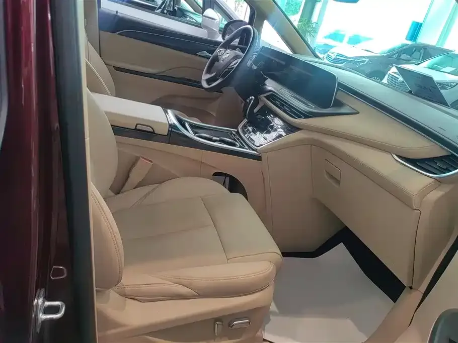 Buick GL8 2023 из CN, фото 6
