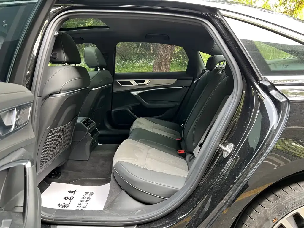Audi A6L 2024 из CN, фото 3