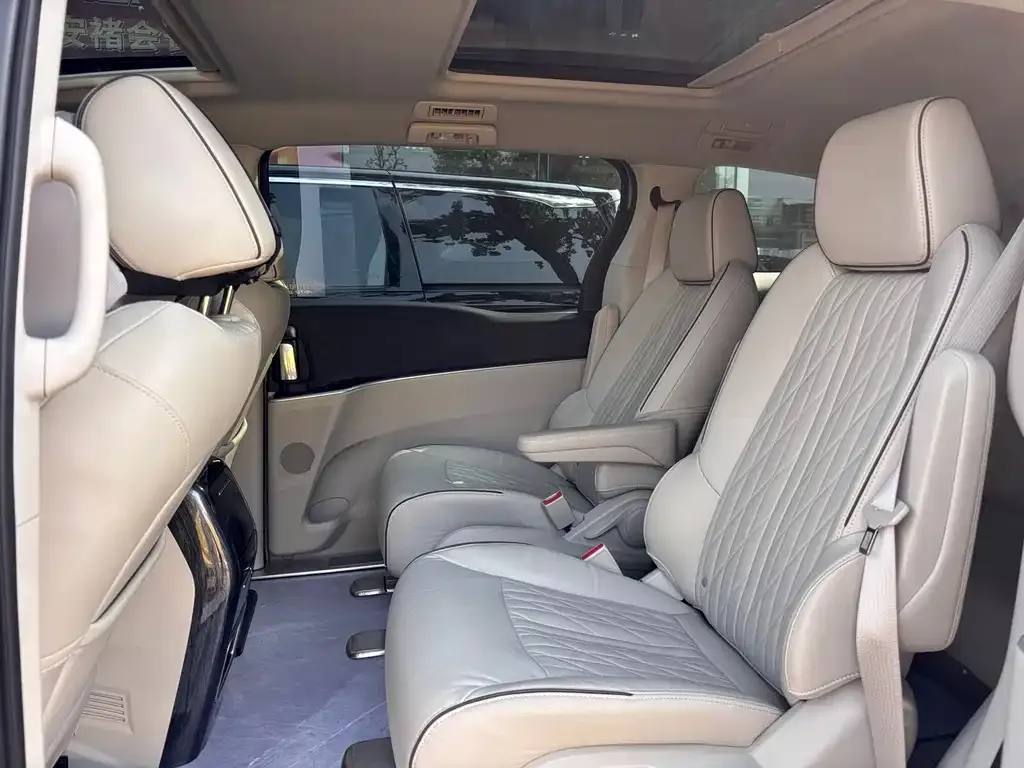 Buick GL8 2022 из CN, фото 2