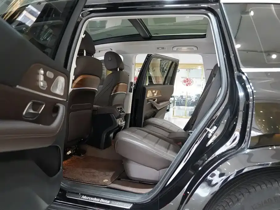 Mercedes-Benz GLS — фото 8
