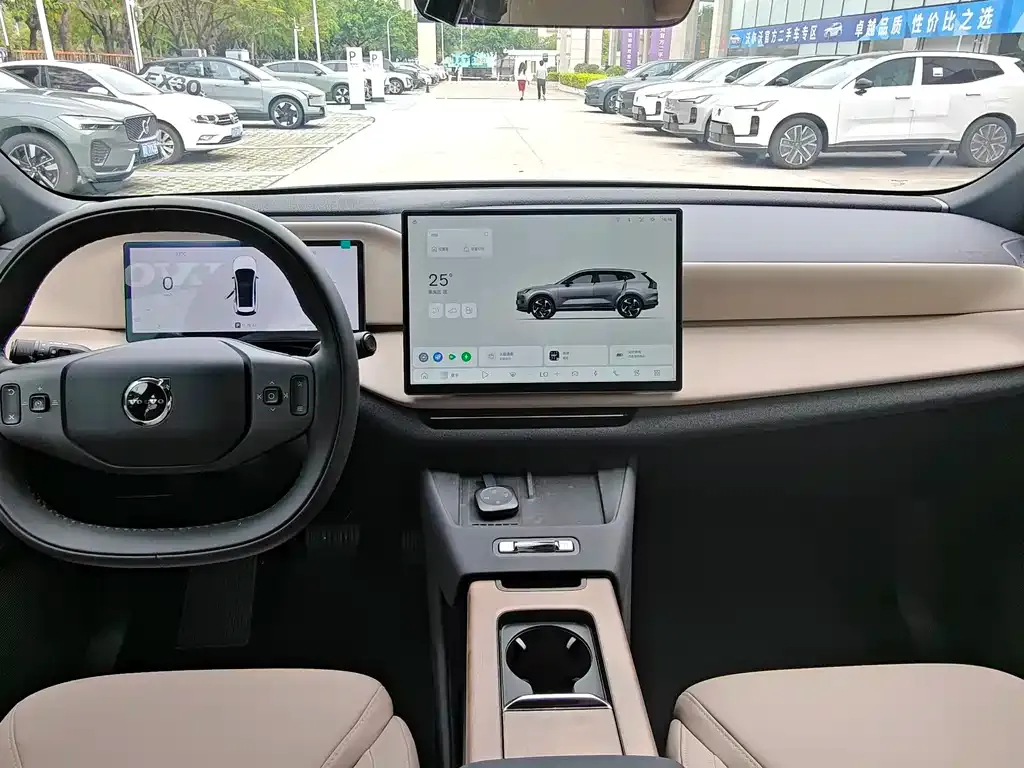 Volvo XC70 Plug-in Hybrid 2025 из CN, фото 4