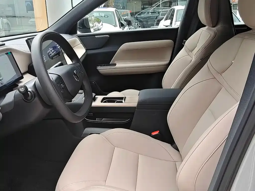 Volvo XC70 Plug-in Hybrid 2025 из CN, фото 5