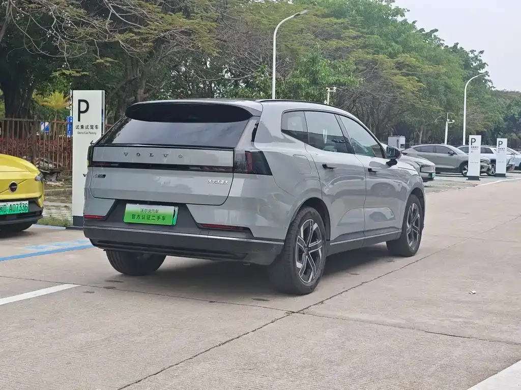 Volvo XC70 Plug-in Hybrid 2025 из CN, фото 10