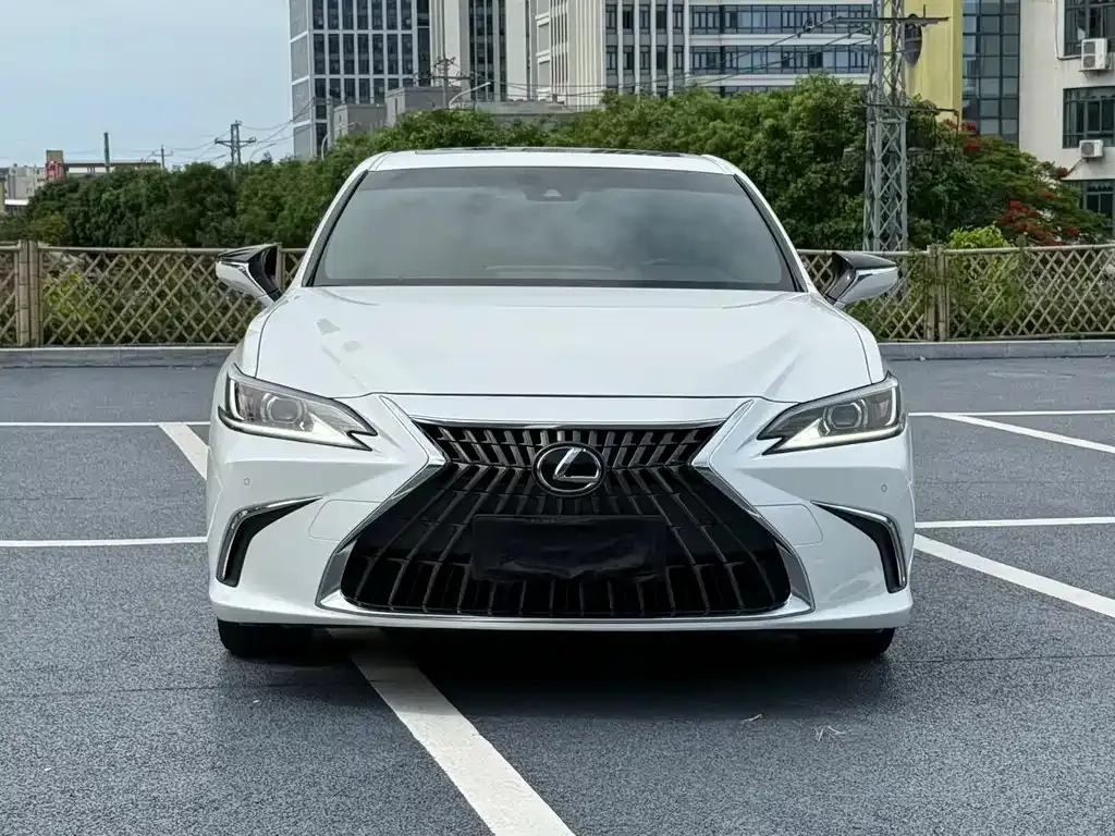Lexus ES — фото 6