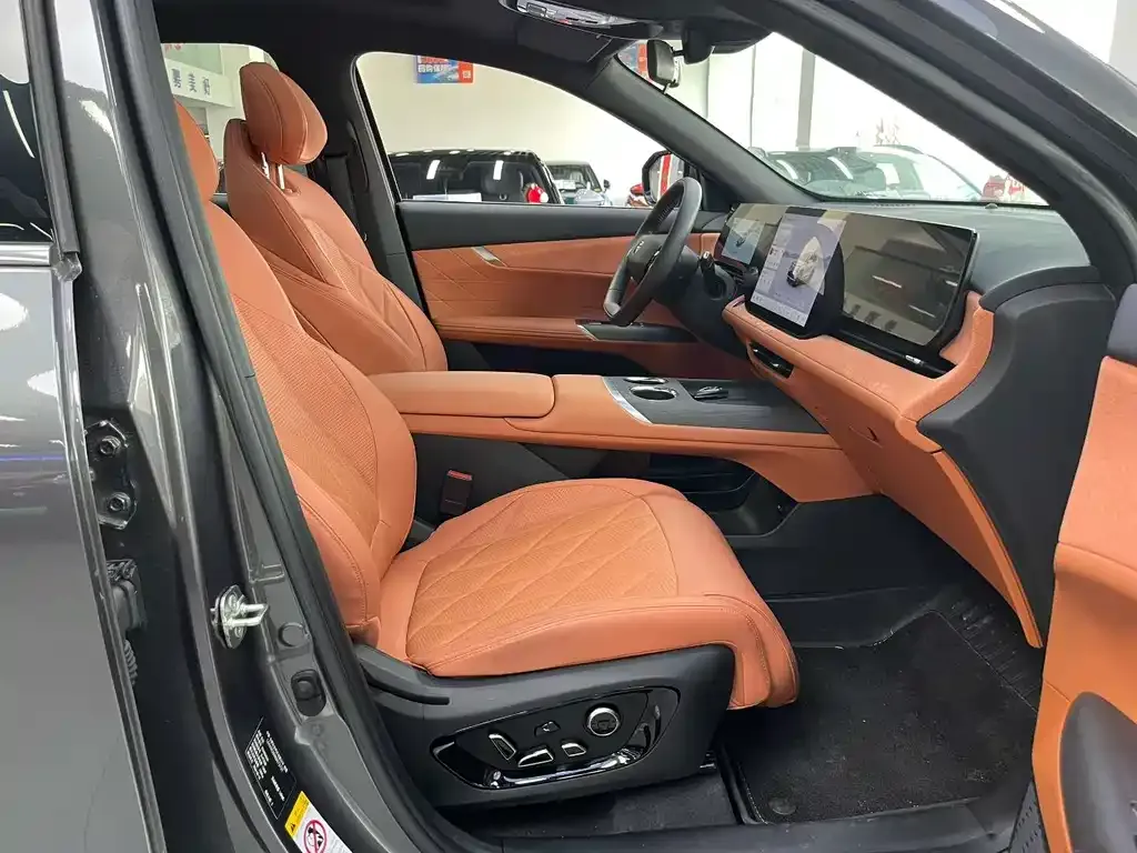 Changan CS75PLUS — фото 3