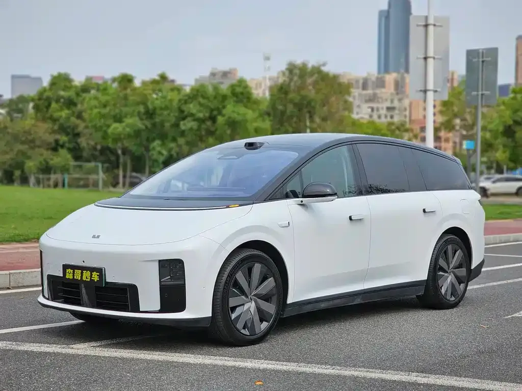 Li Auto i8