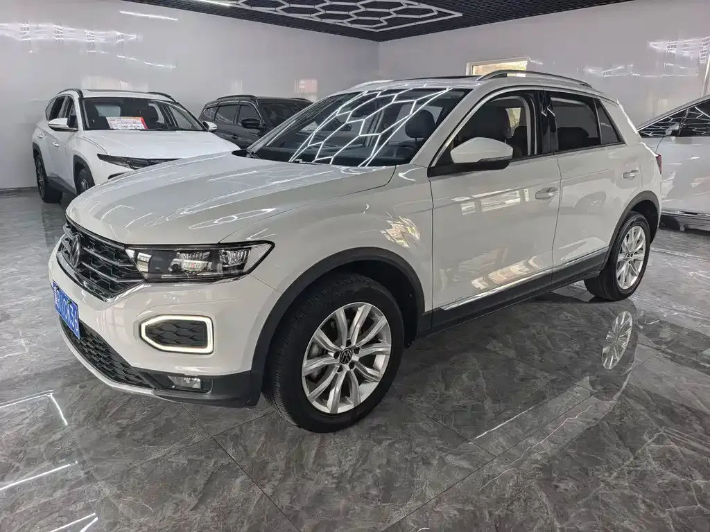 Volkswagen T-Roc — фото 6