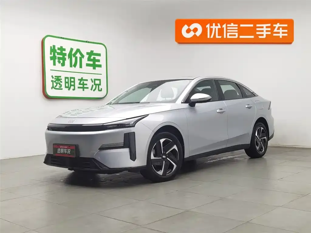 Geely Galaxy L6