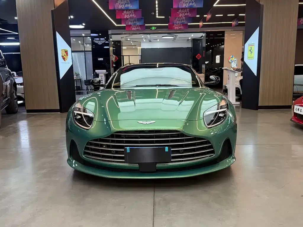 Aston Martin DB12 2024 из CN, фото 8