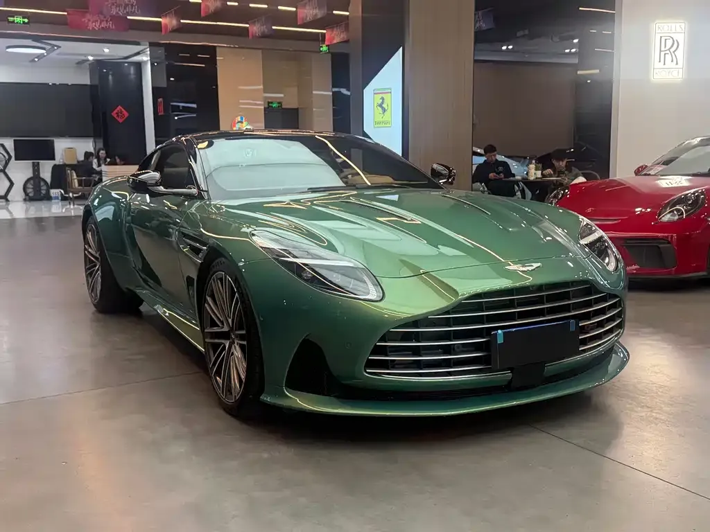 Aston Martin DB12 2024 из CN, фото 4
