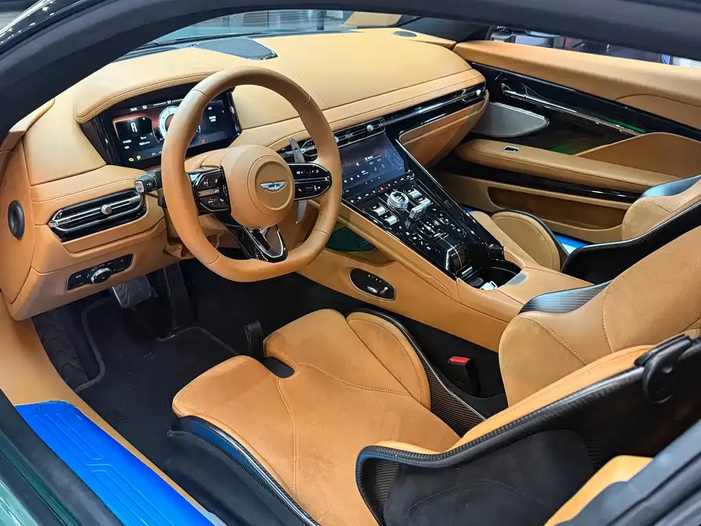 Aston Martin DB12 2024 из CN, фото 5