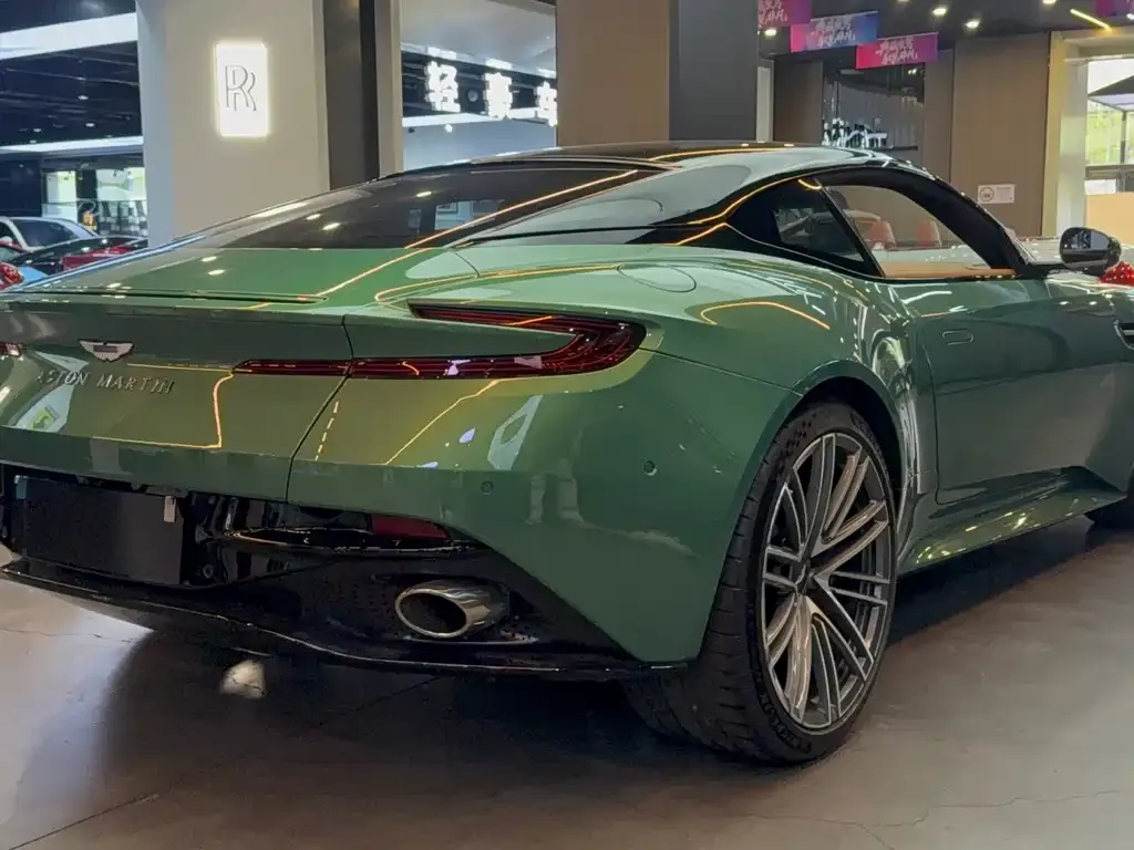 Aston Martin DB12 2024 из CN, фото 2