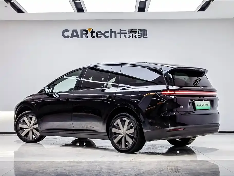 Li Auto i8 — фото 8