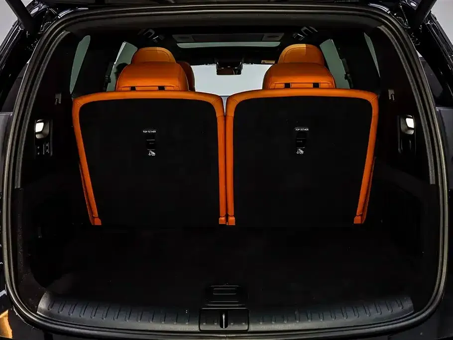 Li Auto i8 — фото 9