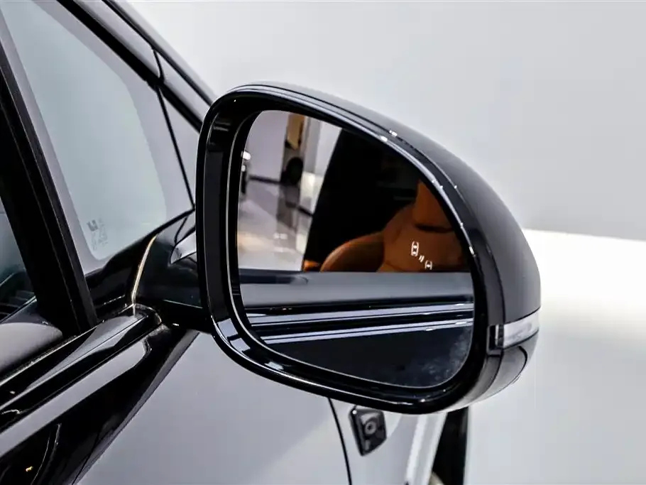 Li Auto i8 — фото 2
