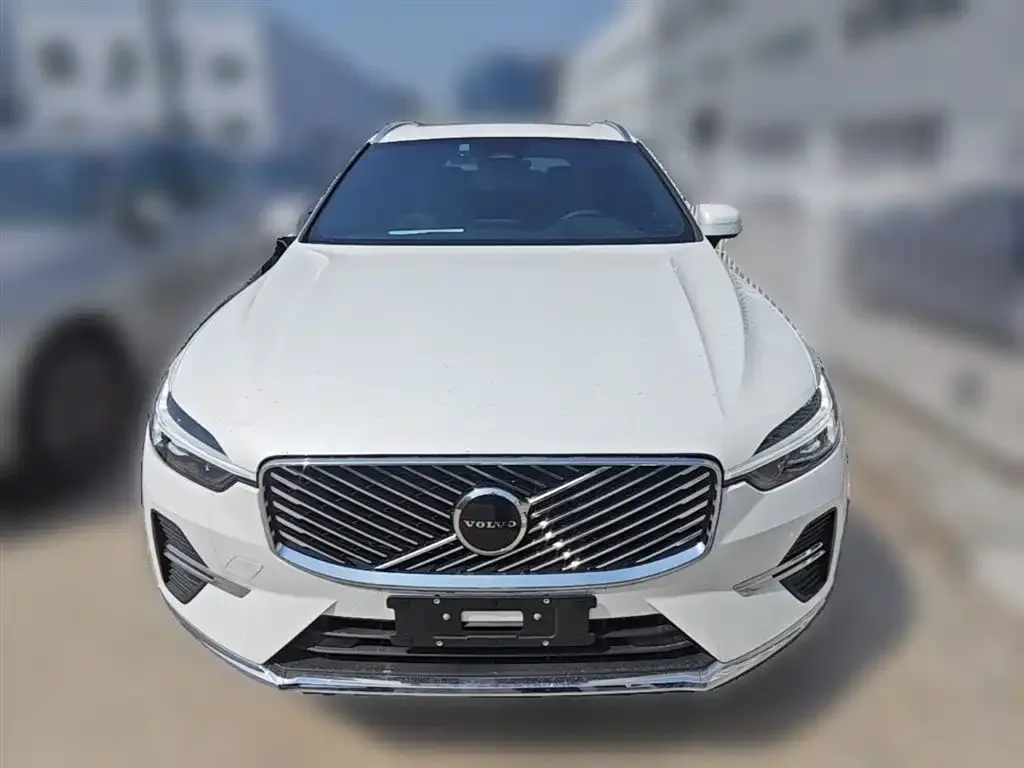 Volvo XC60 — фото 6