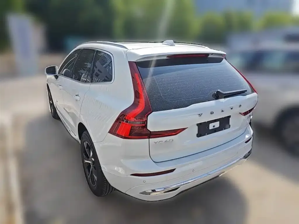 Volvo XC60 — фото 4