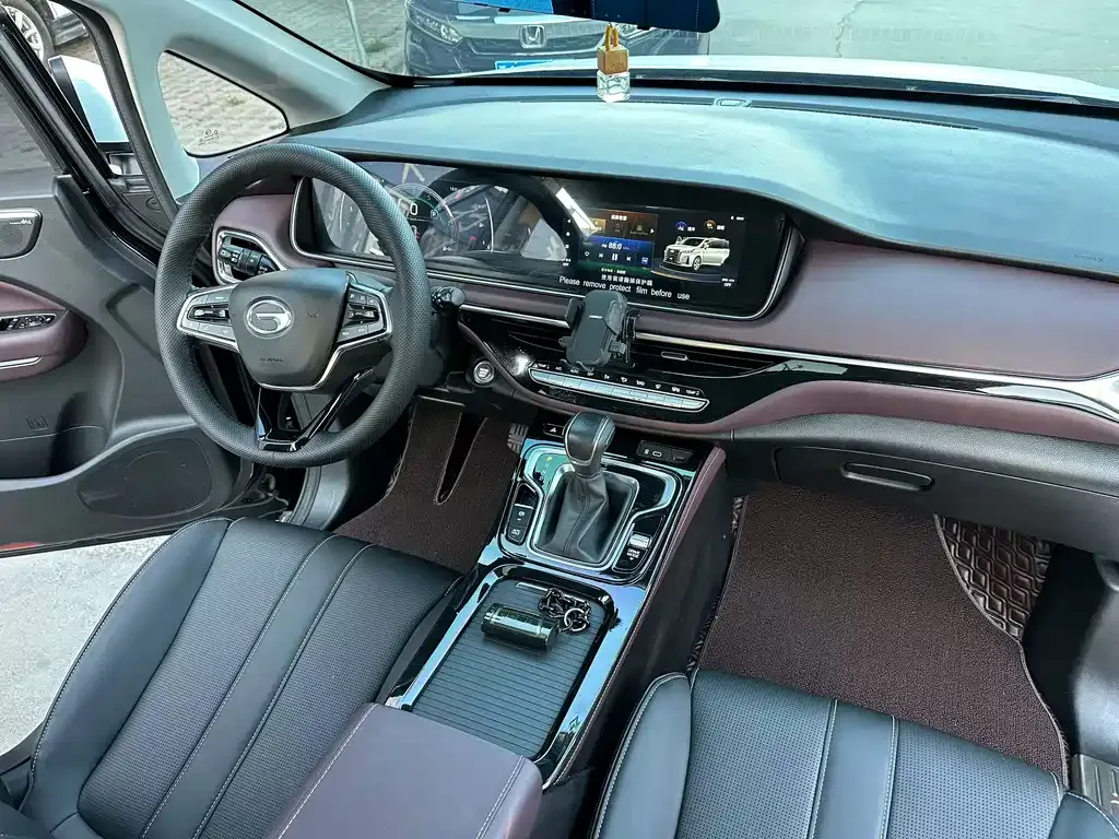 GAC Motor Trumpchi M6 — фото 10