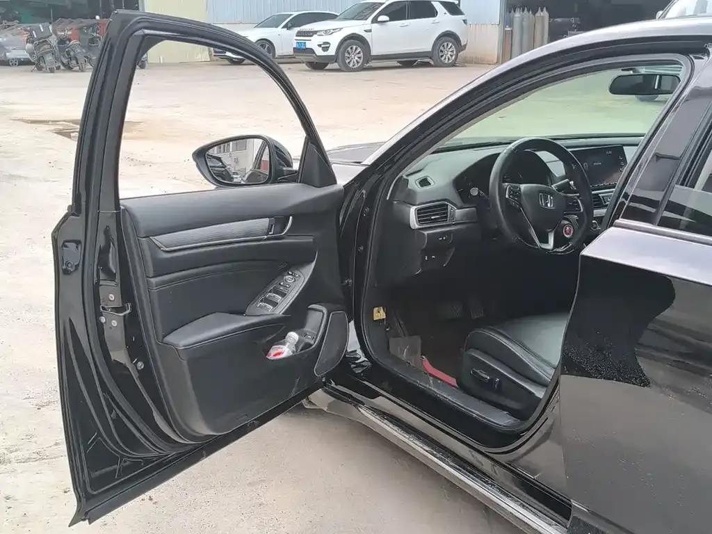 Honda Accord — фото 8