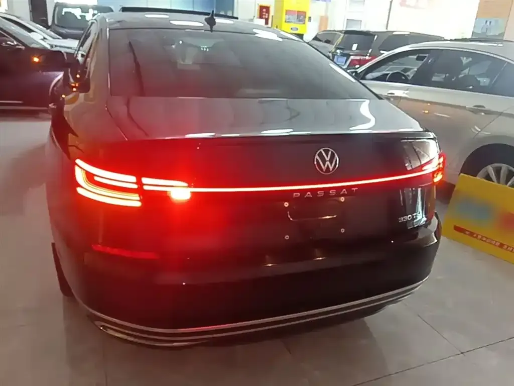 Volkswagen Passat — фото 2