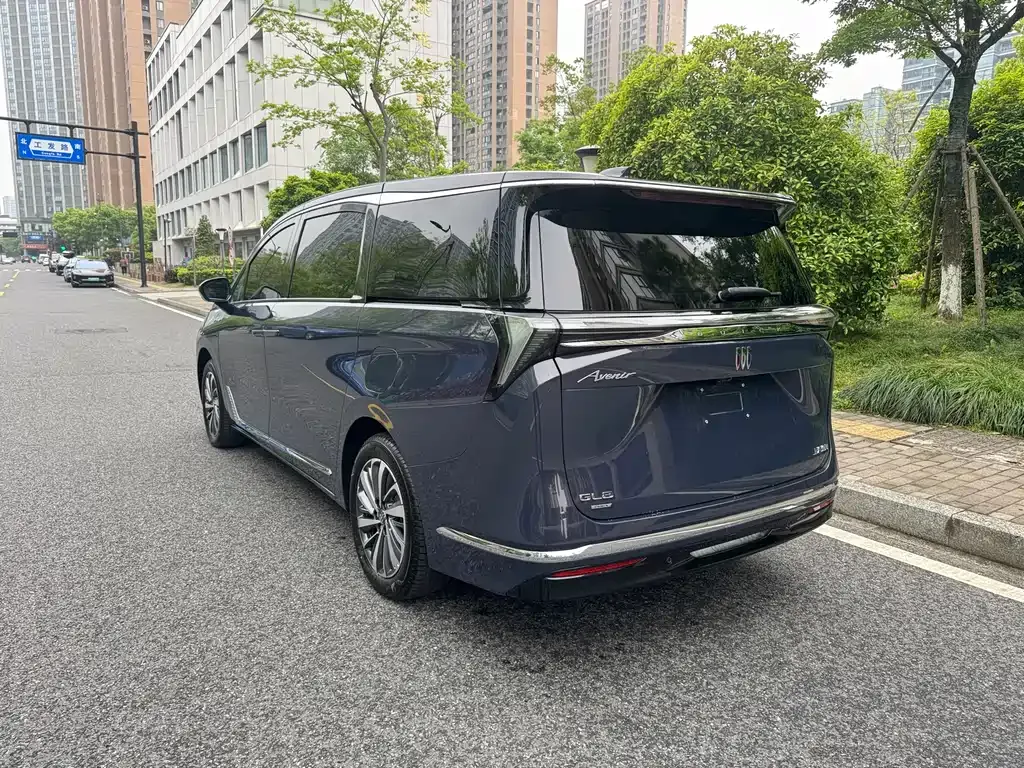 Buick GL8 Hybrid — фото 10