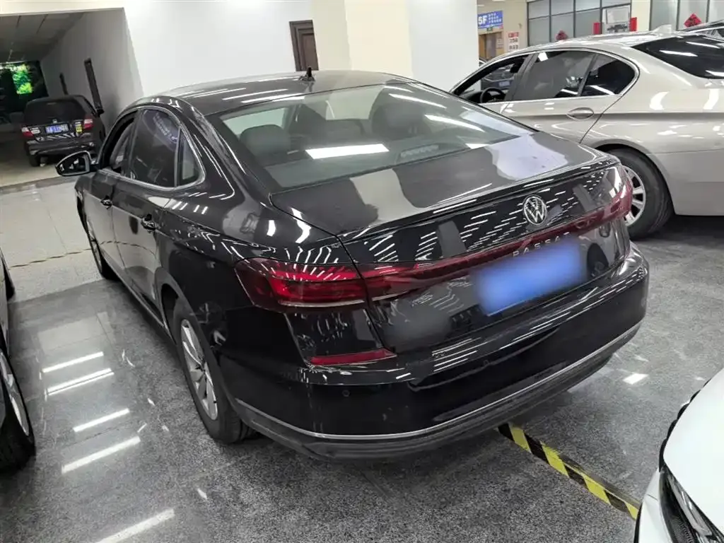 Volkswagen Passat — фото 8