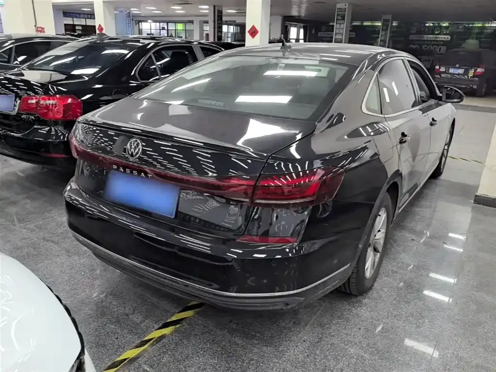 Volkswagen Passat — фото 7