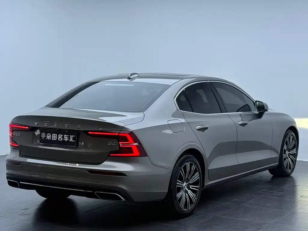 Volvo S60 — фото 5