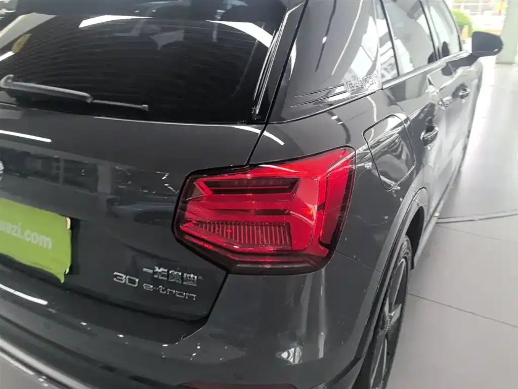 Audi Q2L e-tron 2021 из CN, фото 6
