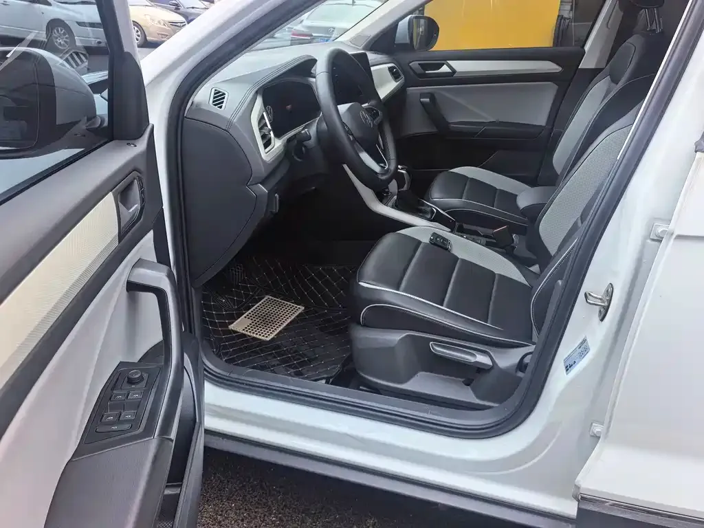 Volkswagen T-Roc 2024 из CN, фото 7