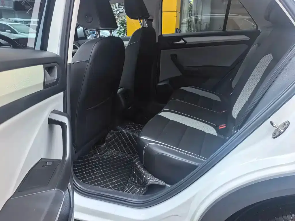 Volkswagen T-Roc 2024 из CN, фото 8