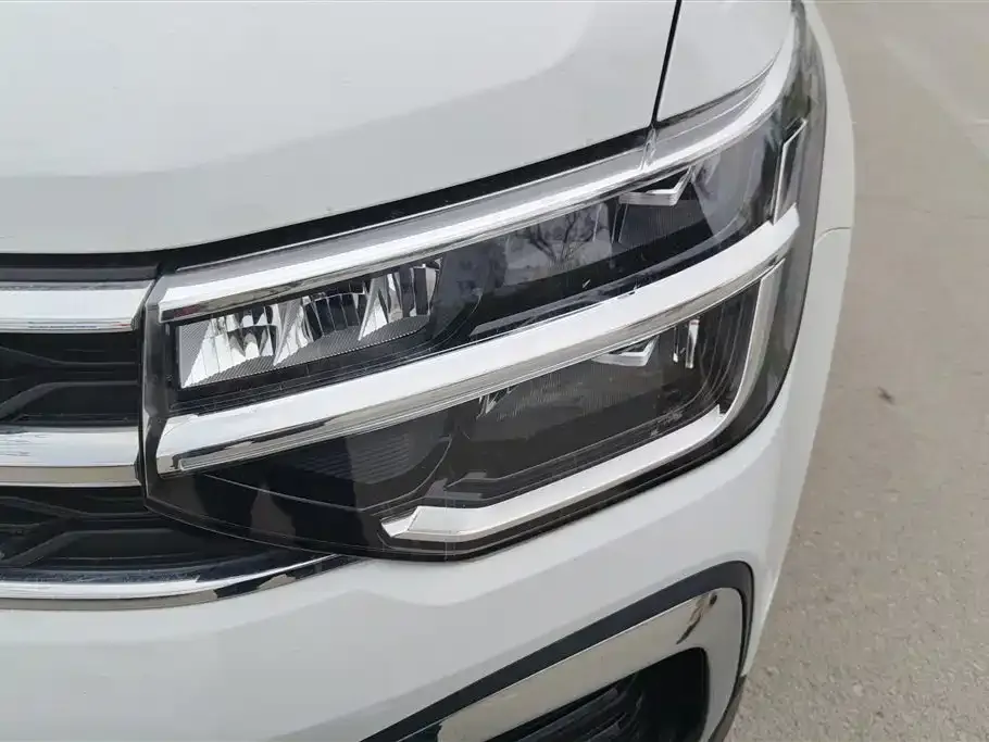 Volkswagen Tharu — фото 3