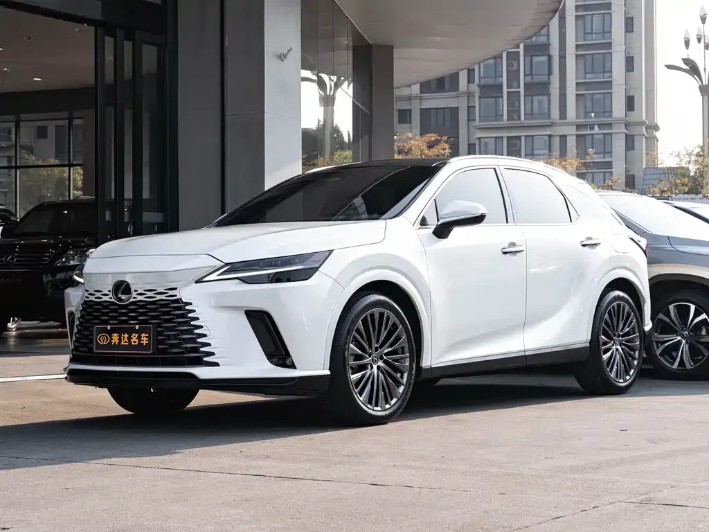 Lexus RX — фото 1