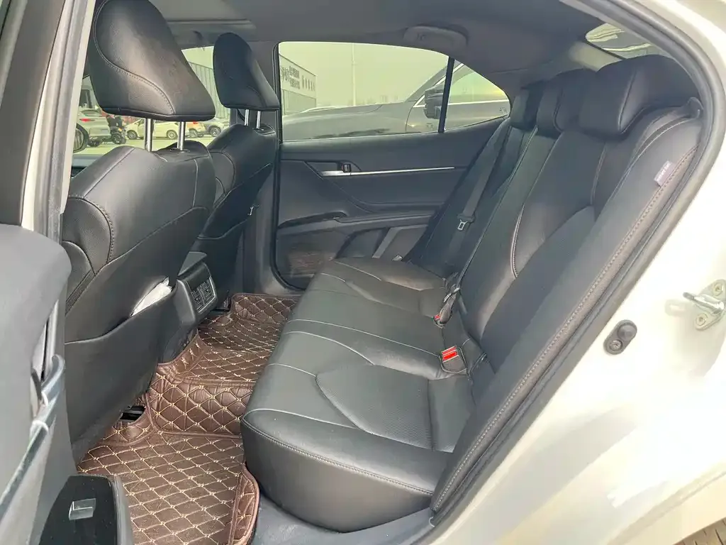 Toyota Camry 2023 из CN, фото 2
