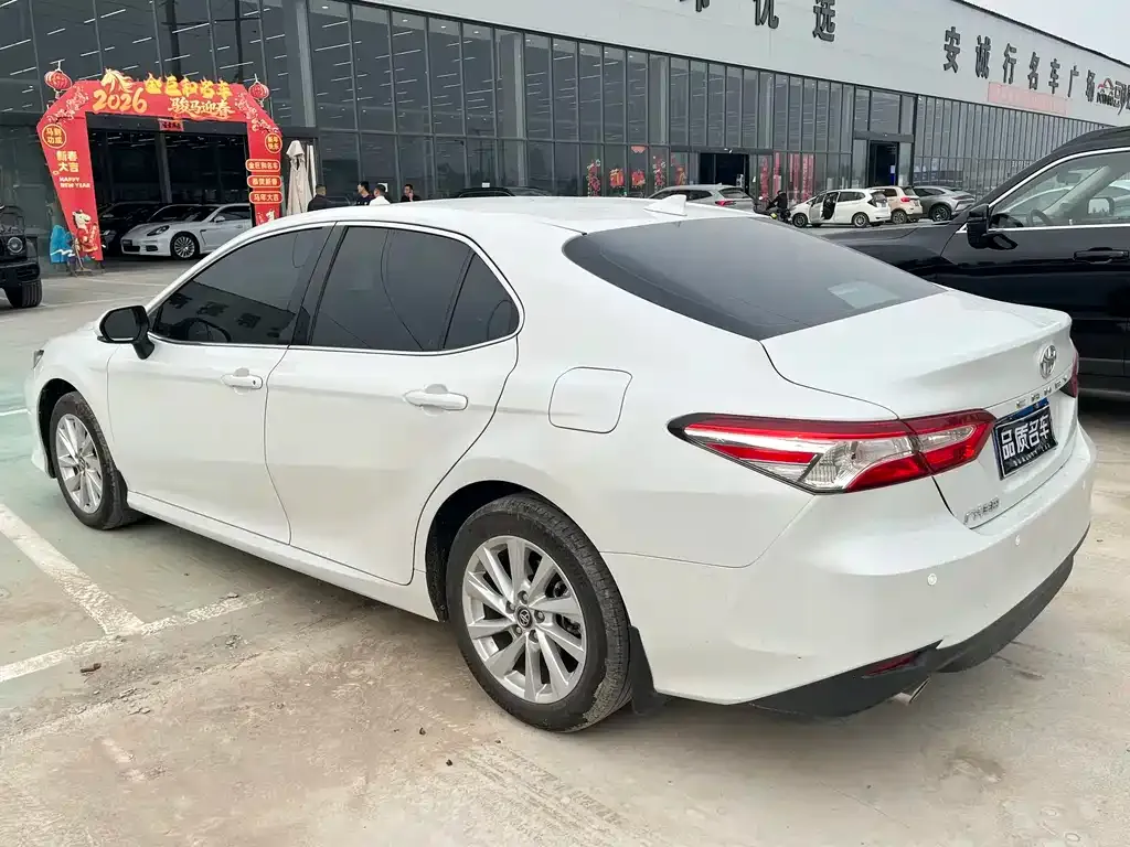 Toyota Camry 2023 из CN, фото 10