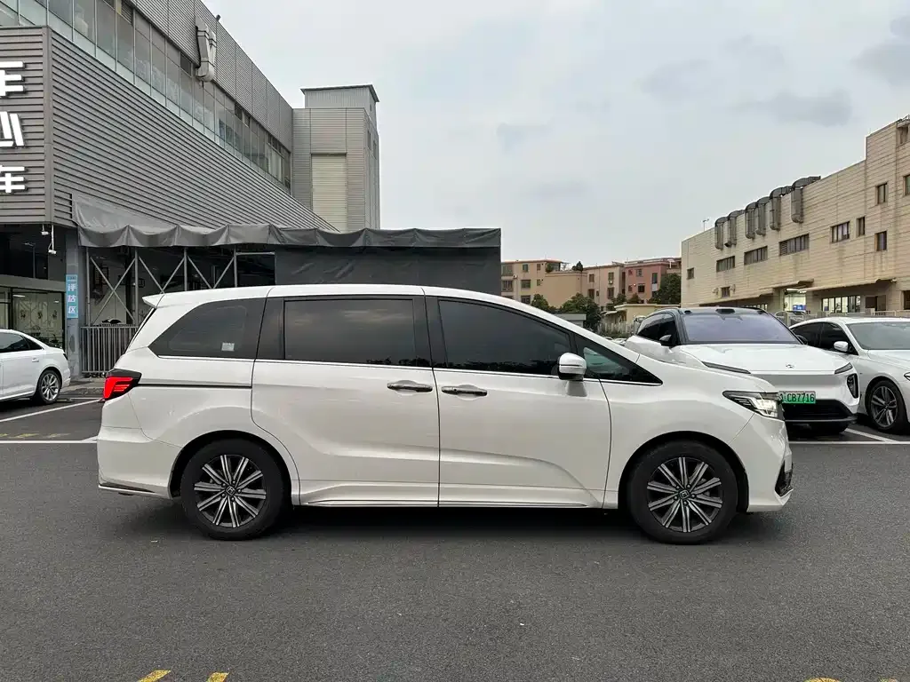 Honda Odyssey — фото 2