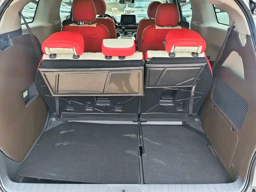 Toyota Sienna — фото 5