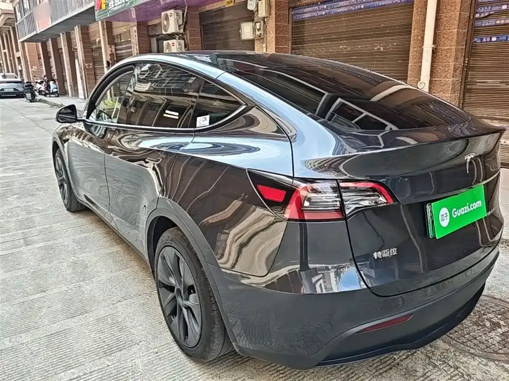 Tesla Model Y — фото 7