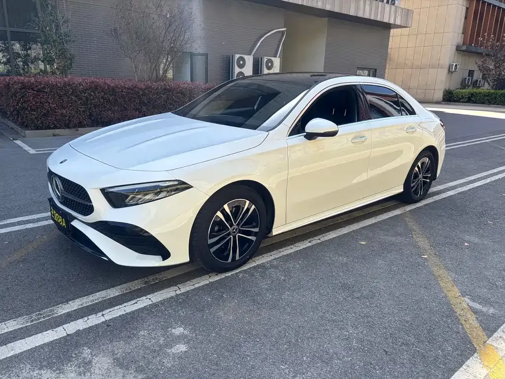 Mercedes-Benz A-Class — фото 1