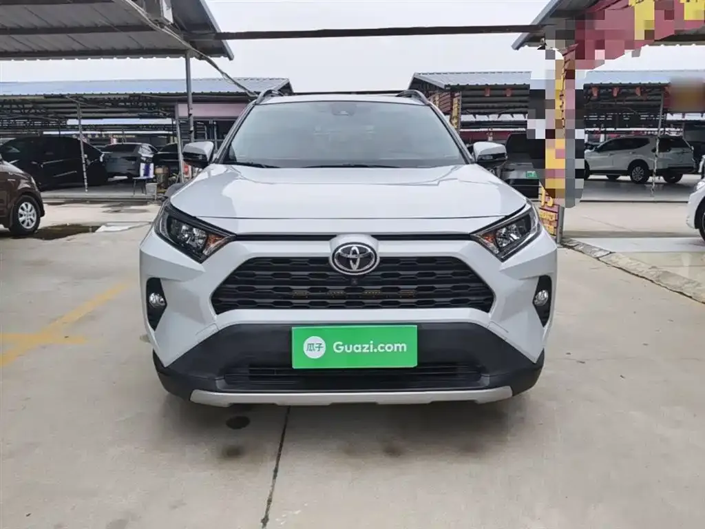 Toyota RAV4 — фото 3