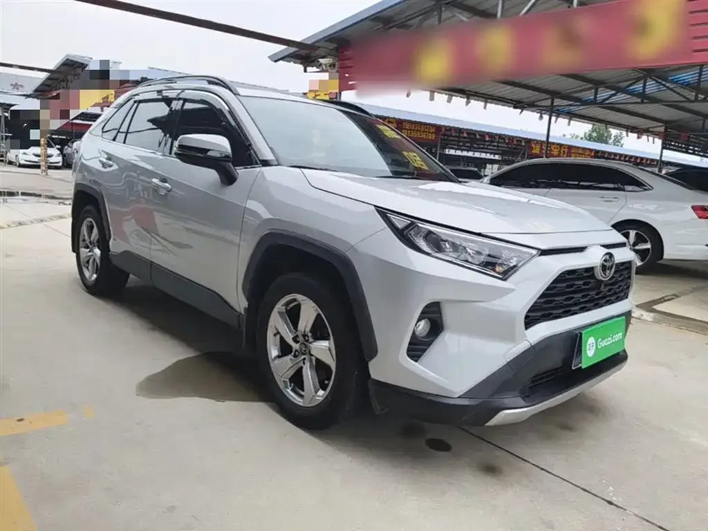 Toyota RAV4 — фото 2