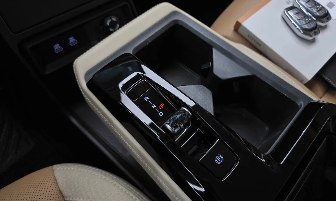 KG Mobility (Ssangyong) Actyon 2025 из KR, фото 9