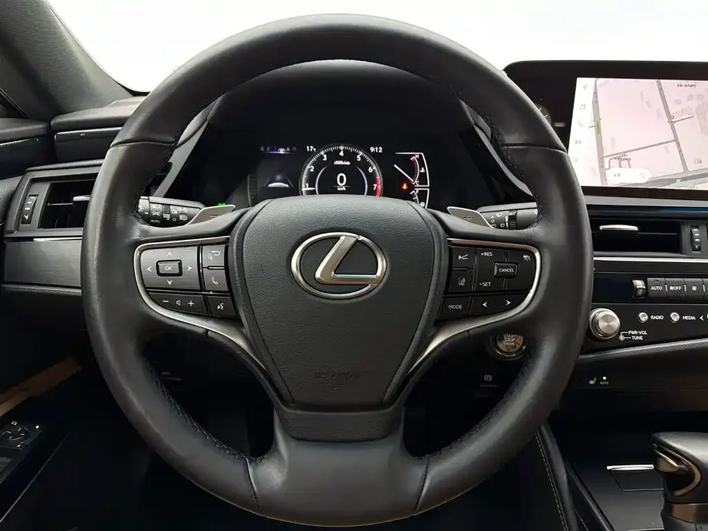 Lexus ES — фото 8
