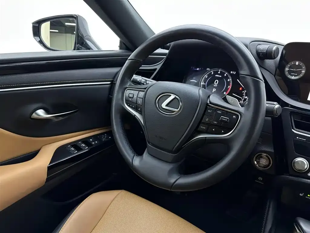 Lexus ES — фото 10