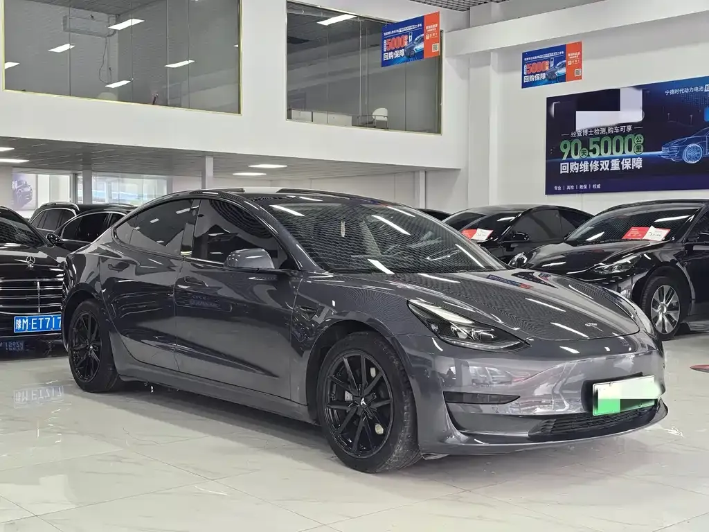 Tesla Model 3 — фото 10