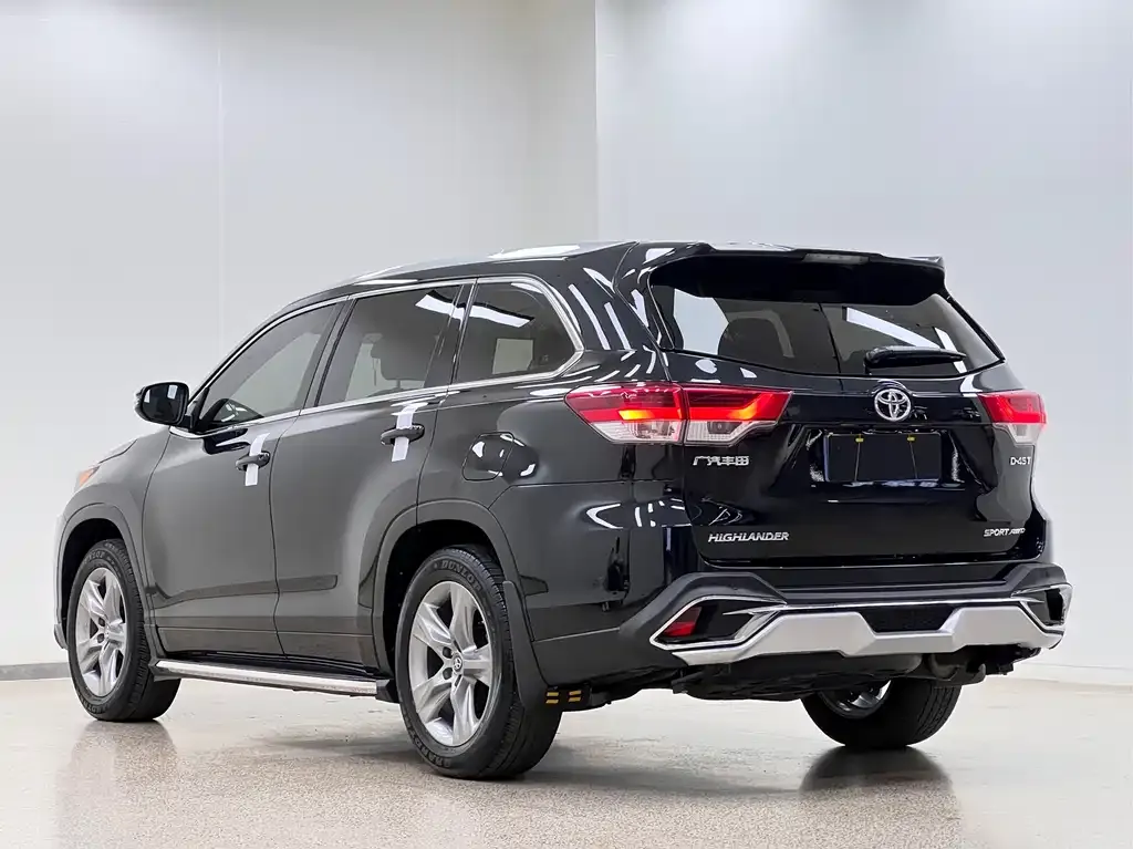 Toyota Highlander — фото 2