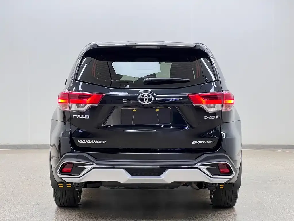 Toyota Highlander — фото 10