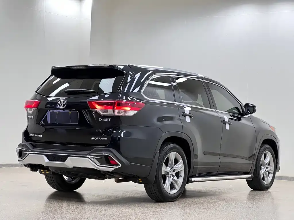 Toyota Highlander — фото 3