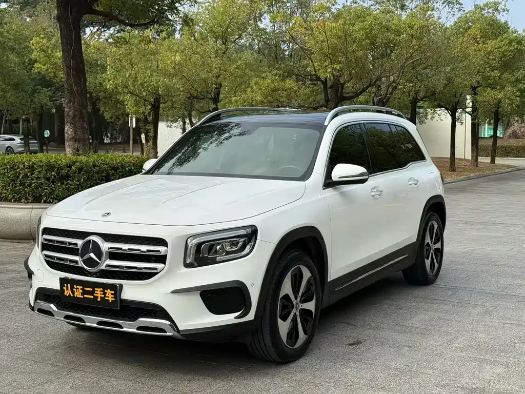 Mercedes-Benz GLB — фото 1
