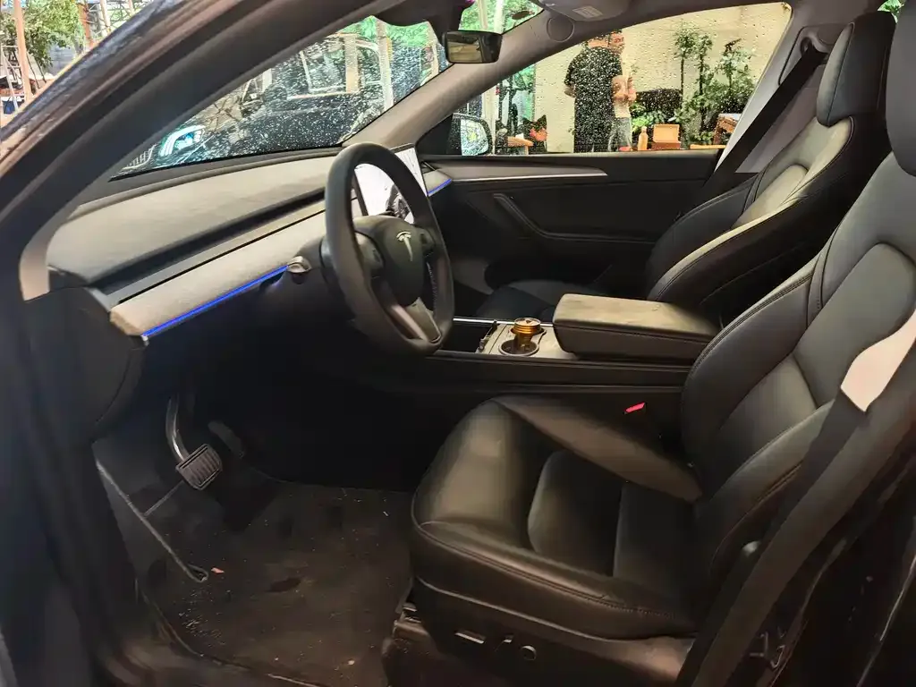 Tesla Model Y — фото 7